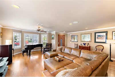 18452 Carnaby, Huntington Beach, CA 92648 - Photo 9
