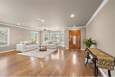 18452 Carnaby, Huntington Beach, CA 92648 - Photo 7