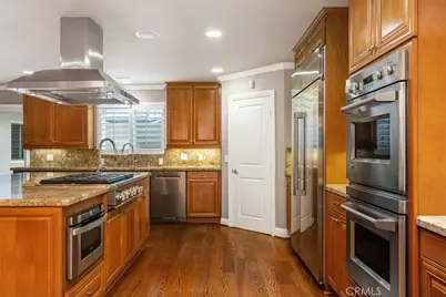 18452 Carnaby, Huntington Beach, CA 92648 - Photo 11