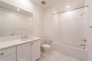 121 Baluster, Irvine, CA 92618 - Photo 17