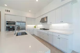 121 Baluster, Irvine, CA 92618 - Photo 7