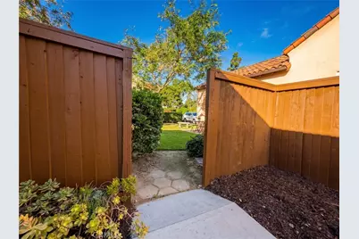 26 Seton, Irvine, CA 92612 - Photo 15