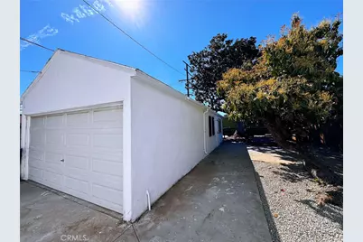8633 Cimarron Street, Los Angeles, CA 90047 - Photo 15