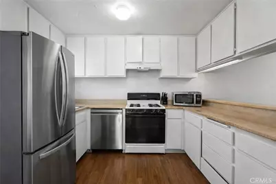 2006 California, Huntington Beach, CA 92648 - Photo 9