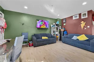 879 E 40th Pl, Los Angeles, CA 90011 - Photo 43