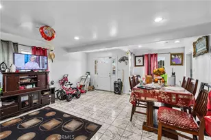 879 E 40th Pl, Los Angeles, CA 90011 - Photo 11