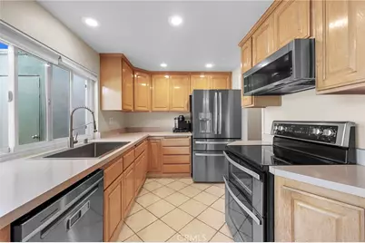 4586 Larwin, Cypress, CA 90630 - Photo 15