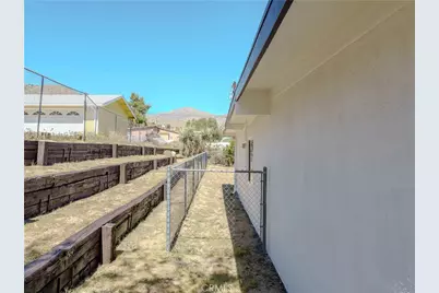 49126 Park Avenue, Morongo Valley, CA 92256 - Photo 23