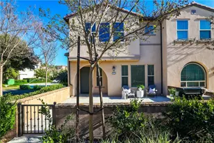 12 Prominence, Lake Forest, CA 92630 - Photo 3