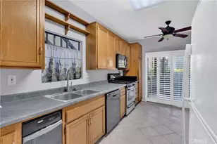 2538 W Macarthur Unit E, Santa Ana, CA 92704 - Photo 9