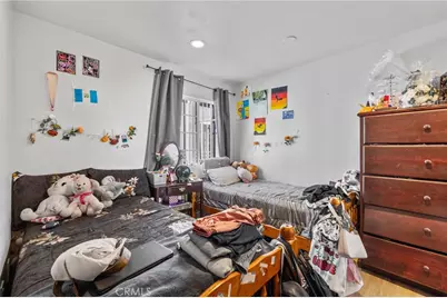 879 E 40th Place, Los Angeles, CA 90011 - Photo 23