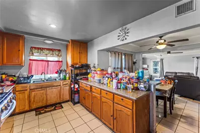 3165 Oakwood Avenue, Lynwood, CA 90262 - Photo 11