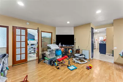 10239 Garfield Avenue, South Gate, CA 90280 - Photo 7