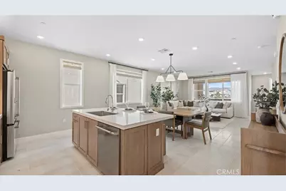 924 Chinon, Irvine, CA 92618 - Photo 5