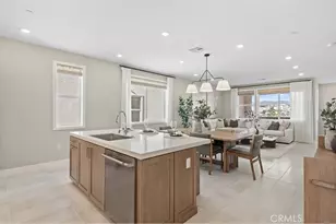 924 Chinon, Irvine, CA 92618 - Photo 5