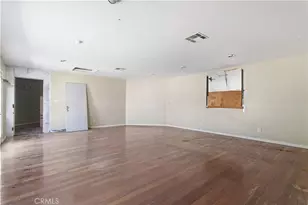 15000 Hamlin St, Van Nuys, CA 91411 - Photo 25