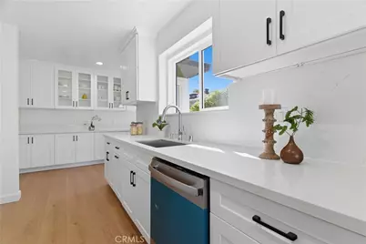 3972 Hubert Avenue, Los Angeles, CA 90008 - Photo 9