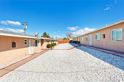 15564 Hesperia, Victorville, CA 92395 - Photo 3