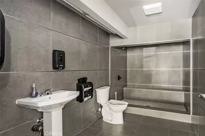 8559 Artesia Boulevard, Bellflower, CA 90706 - Photo 13