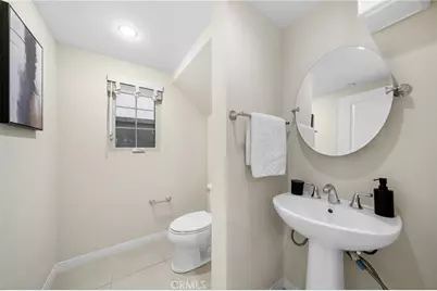 113 Hanging, Irvine, CA 92620 - Photo 5