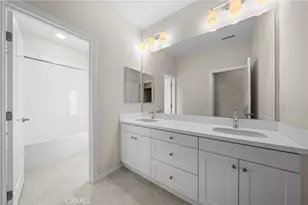 113 Hanging, Irvine, CA 92620 - Photo 23