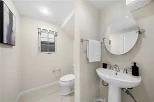 113 Hanging, Irvine, CA 92620 - Photo 5