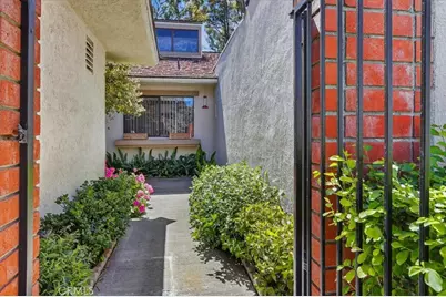 25 Dogwood, Irvine, CA 92612 - Photo 3