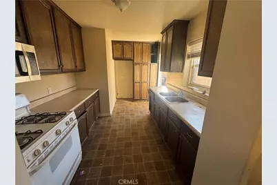 10600 Hildreth Avenue, South Gate, CA 90280 - Photo 3