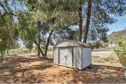 11101 Spanish Hills Dr, Corona, CA 92883 - Photo 31