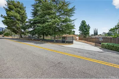 9902 Avenida Miravilla, Cherry Valley, CA 92223 - Photo 63