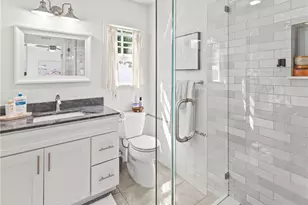 17102 Kampen Ln, Huntington Beach, CA 92647 - Photo 11