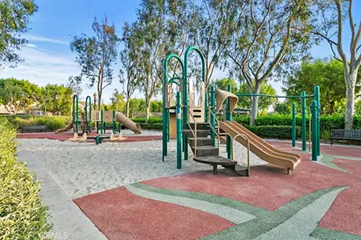 29 Roseville, Irvine, CA 92602 - Photo 49