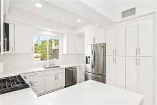 26 Burlingame, Irvine, CA 92602 - Photo 3