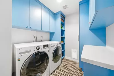 220 Detroit Avenue, Huntington Beach, CA 92648 - Photo 25