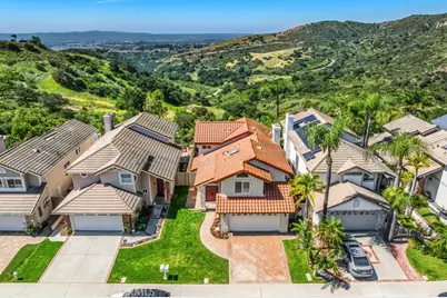 18831 Vista Portola, Lake Forest, CA 92679 - Photo 3