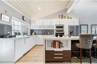 17294 Citron, Irvine, CA 92612 - Photo 9