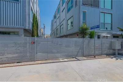 6016 W Beachwood Ln, Los Angeles, CA 90038 - Photo 29