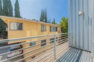 6016 W Beachwood Ln, Los Angeles, CA 90038 - Photo 13