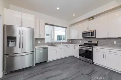 6016 W Beachwood Ln, Los Angeles, CA 90038 - Photo 7