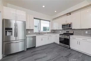 6016 W Beachwood Ln, Los Angeles, CA 90038 - Photo 7