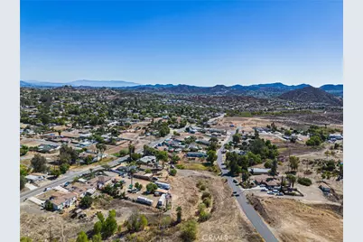 28492 Connecticut Drive, Menifee, CA 92587 - Photo 13