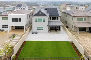 27526 Elderberry Dr, Valencia, CA 91381 - Photo 53