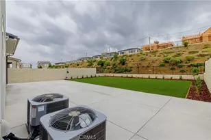 27526 Elderberry Dr, Valencia, CA 91381 - Photo 37