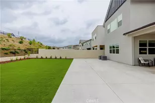 27526 Elderberry Dr, Valencia, CA 91381 - Photo 43