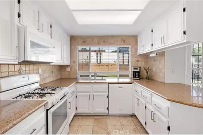 34074 Autumn Sage Court, Wildomar, CA 92595 - Photo 9