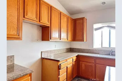 13037 Sunset Canyon, Victorville, CA 92395 - Photo 11