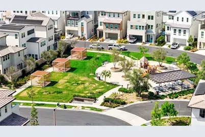 130 Pin, Lake Forest, CA 92630 - Photo 57