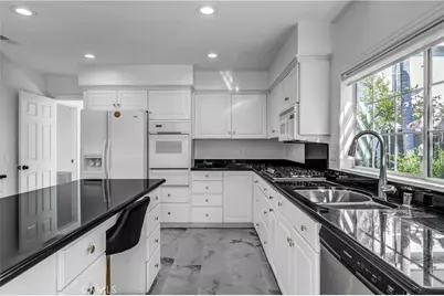 42 Almond Tree Ln, Irvine, CA 92612 - Photo 23