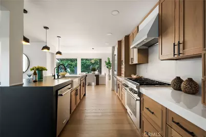 22 Rue Cannes, Newport Beach, CA 92660 - Photo 23