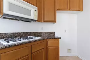 29436 Shannon Ct, Canyon Country, CA 91387 - Photo 7